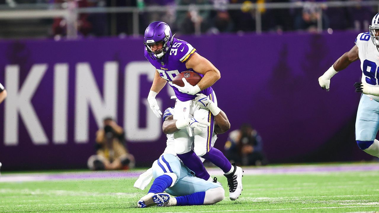 Vikings activate Christian Darrisaw, Ezra Cleveland from COVID-19