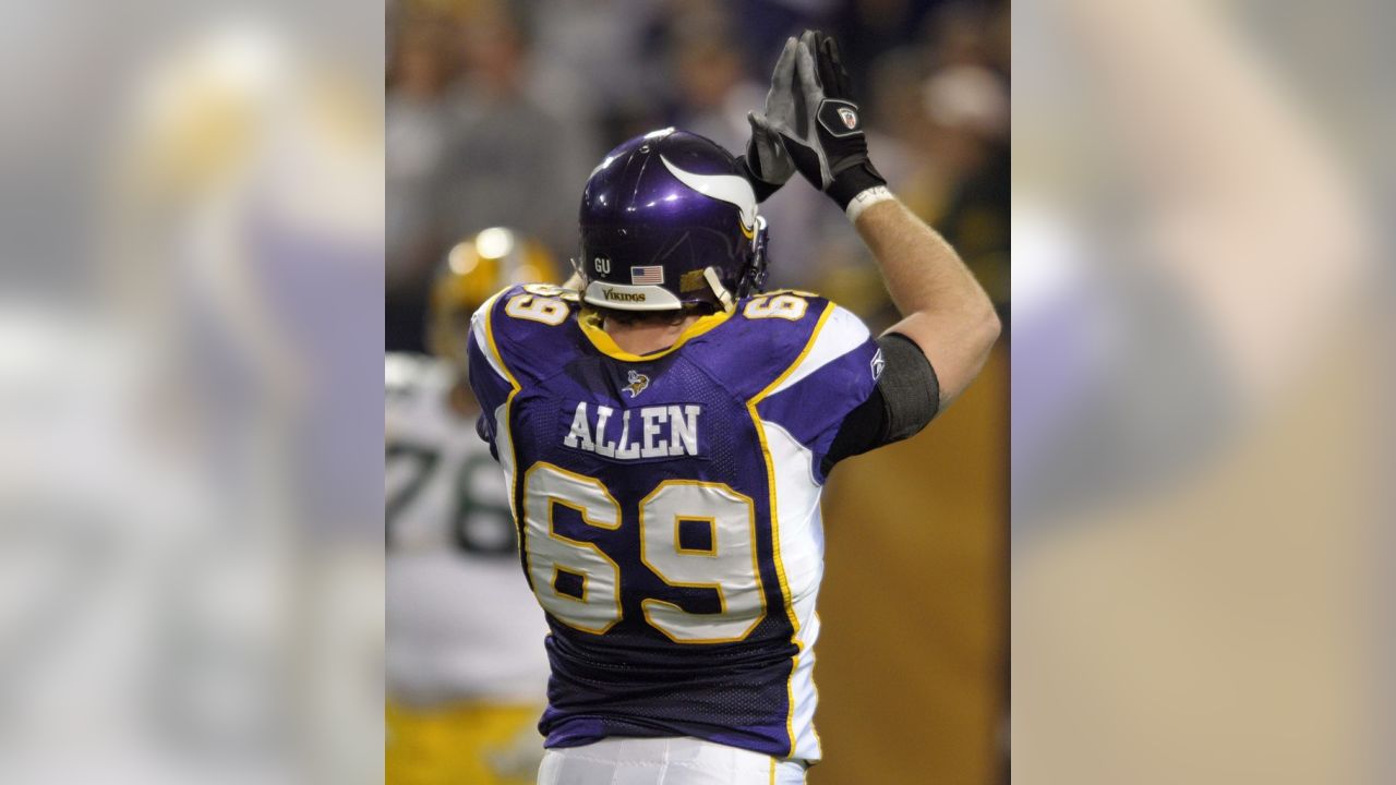 Minnesota Vikings - Congrats on a great 12-year career, Jared Allen.  #Viking4Life MORE: