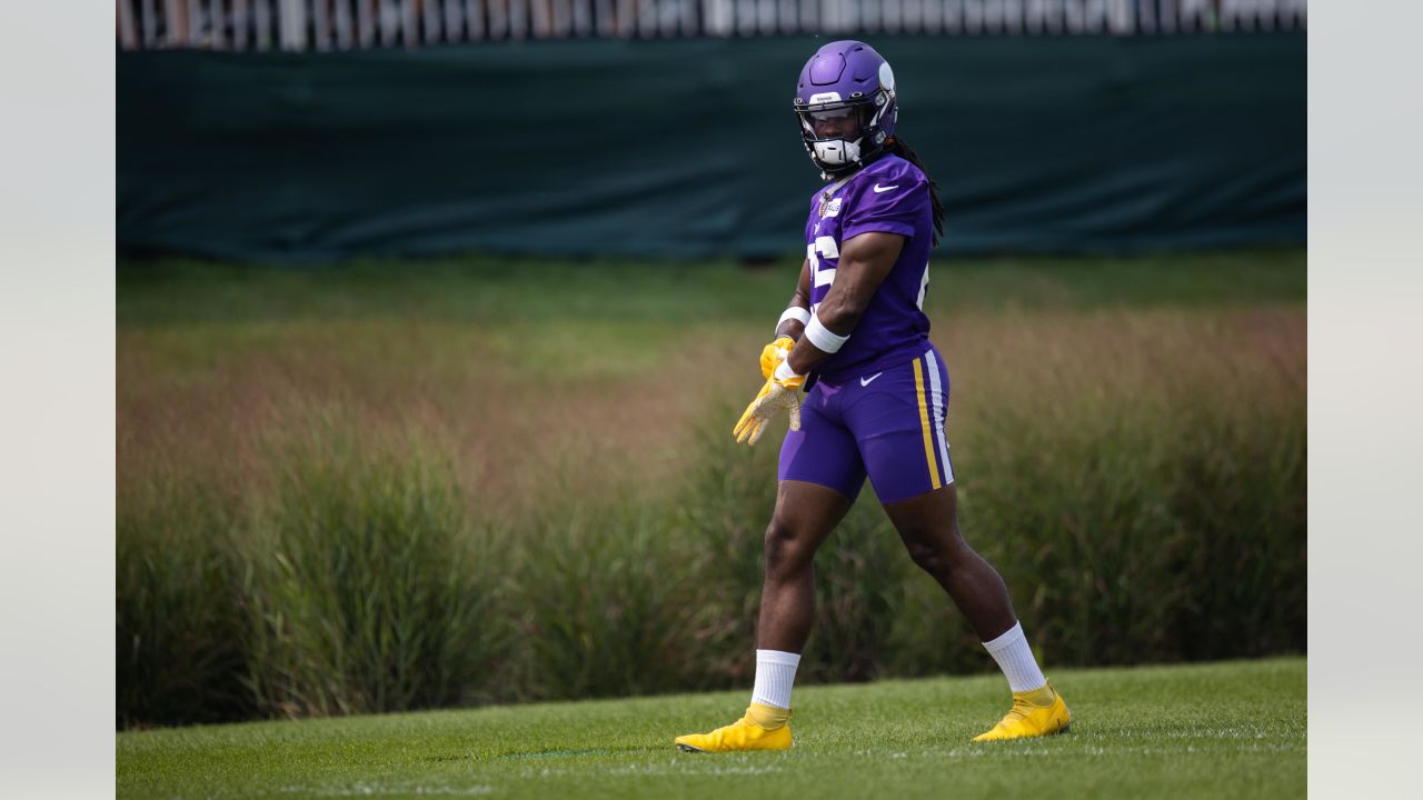 Minnesota Vikings guard Oli Udoh (74) blocks during an NFL football game  against the Baltimore Ravens, Sunday, Nov. 07, 2021 in Baltimore. (AP  Photo/Daniel Kucin Jr Stock Photo - Alamy