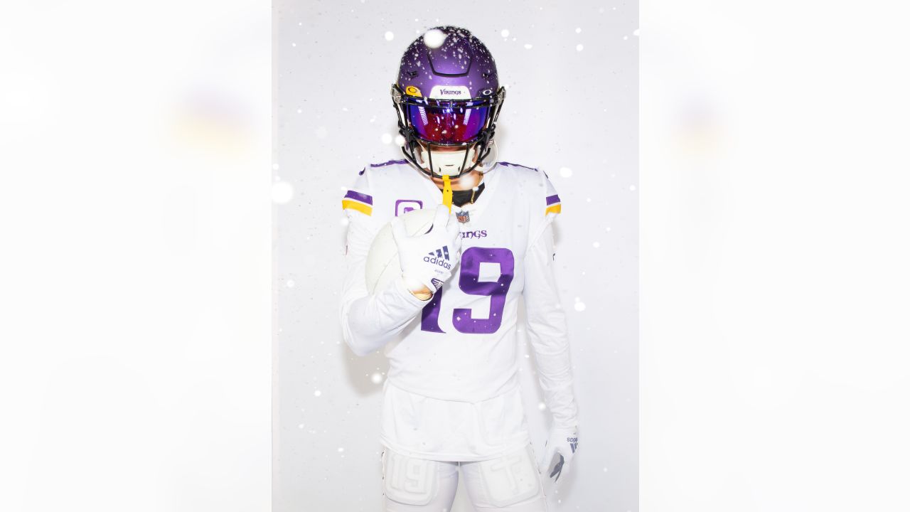 Vikings Nation on X: The #Vikings are calling for a WINTER WHITEOUT on  Saturday against the #Giants ❄️⚪️ Spread the word…leave the purple gear at  home and wear white instead! #skol  /