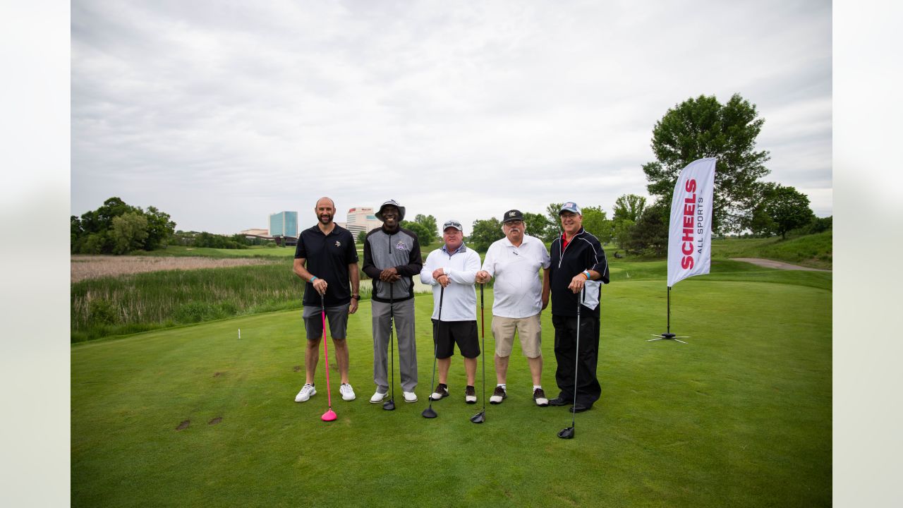 Legends Participate in 2021 Minnesota Vikings Foundation Golf