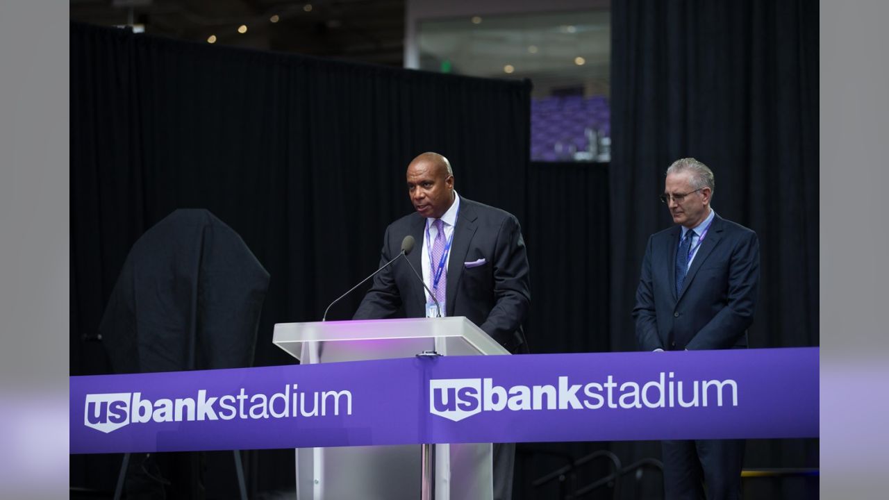 Bud Grant Sounds the Gjallarhorn Prior To Vikings-Packers