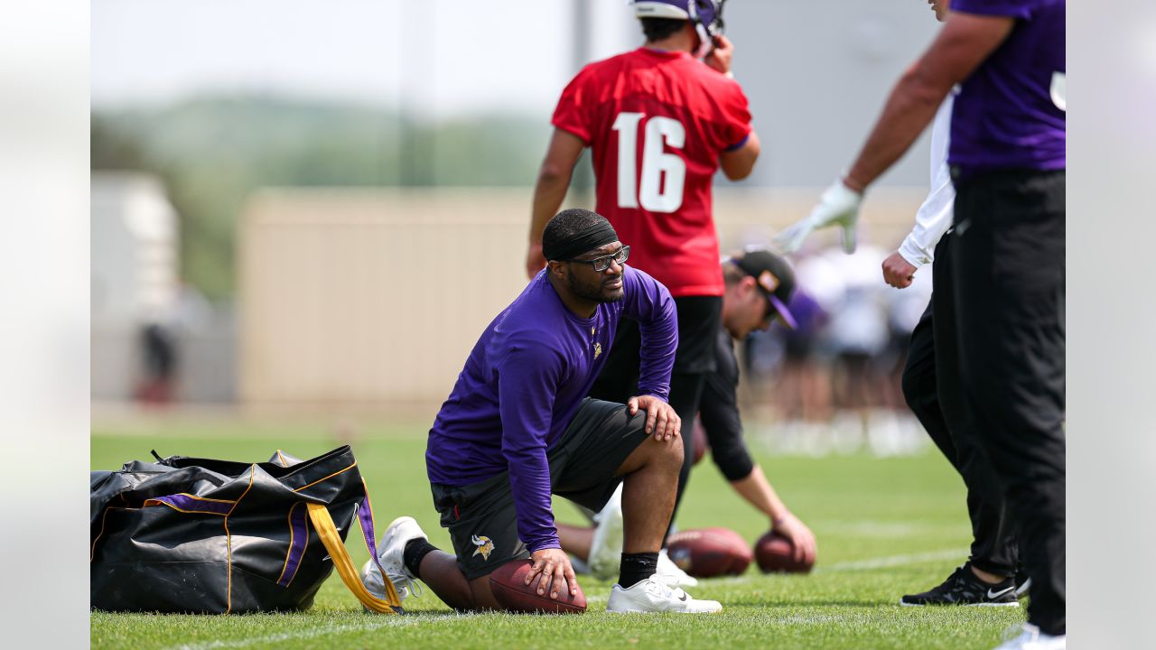 Minnesota Vikings' Defense Thriving under Brian Flores, Instilling