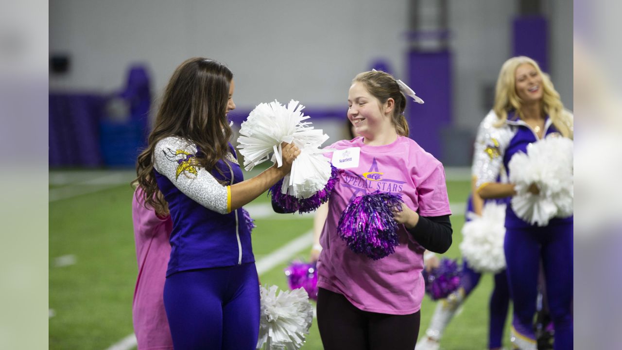 MOA To Host Vikings Cheerleader Final Auditions - CBS Minnesota