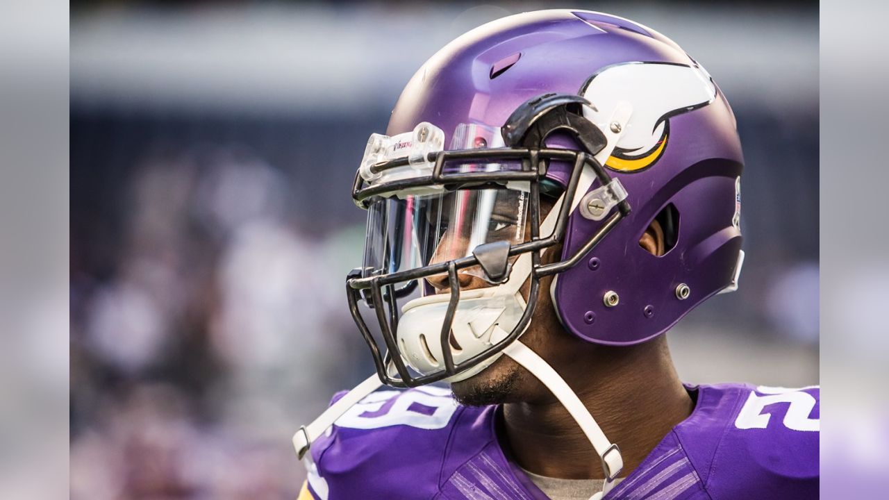 Vikings make CB Xavier Rhodes wear boxing gloves at practice