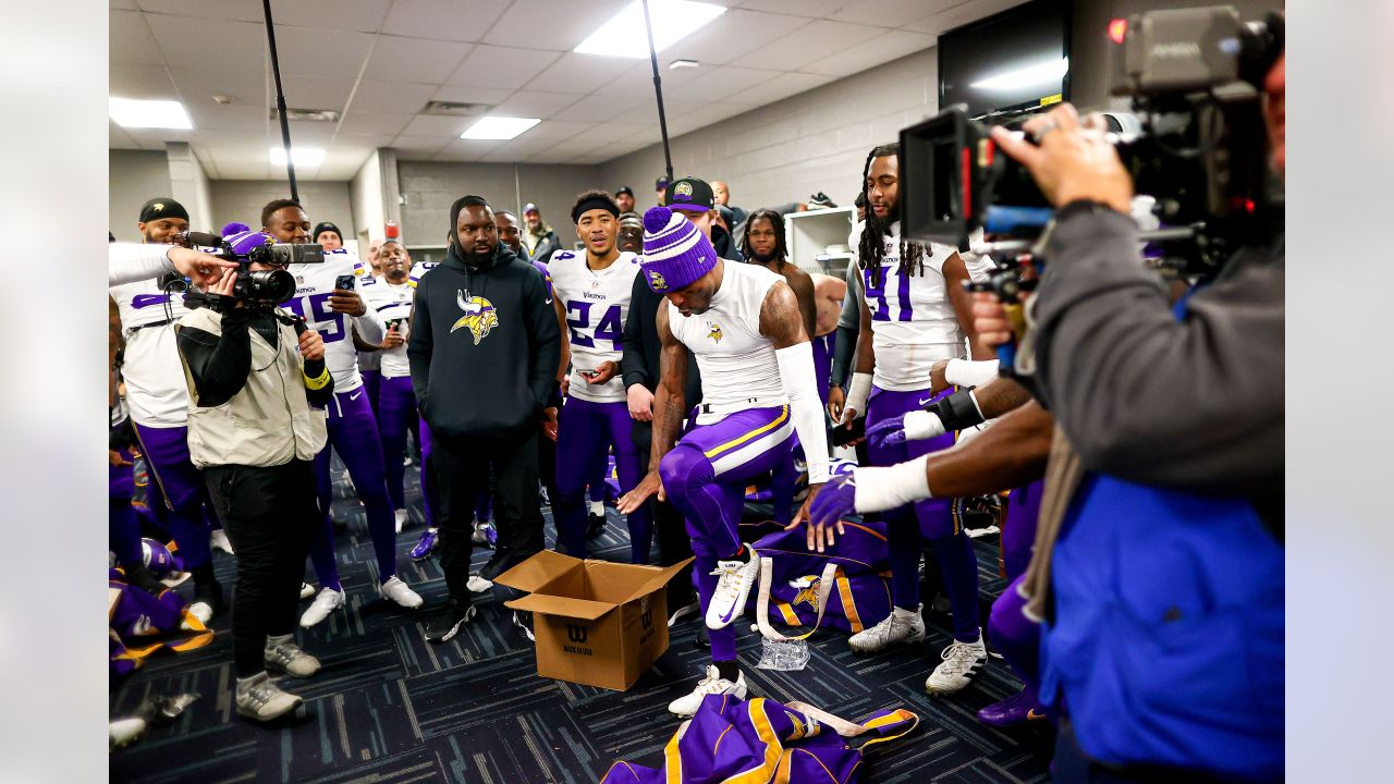 Vikings outlast Bills in OT, improve to 8-1