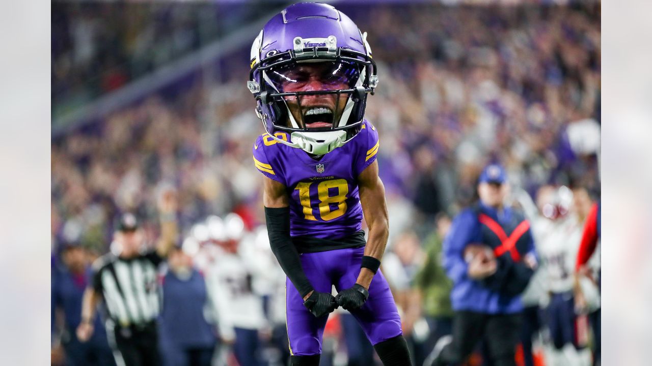Vikings hold off Patriots 33-26 to improve to 9-2 on historic night for  Justin Jefferson