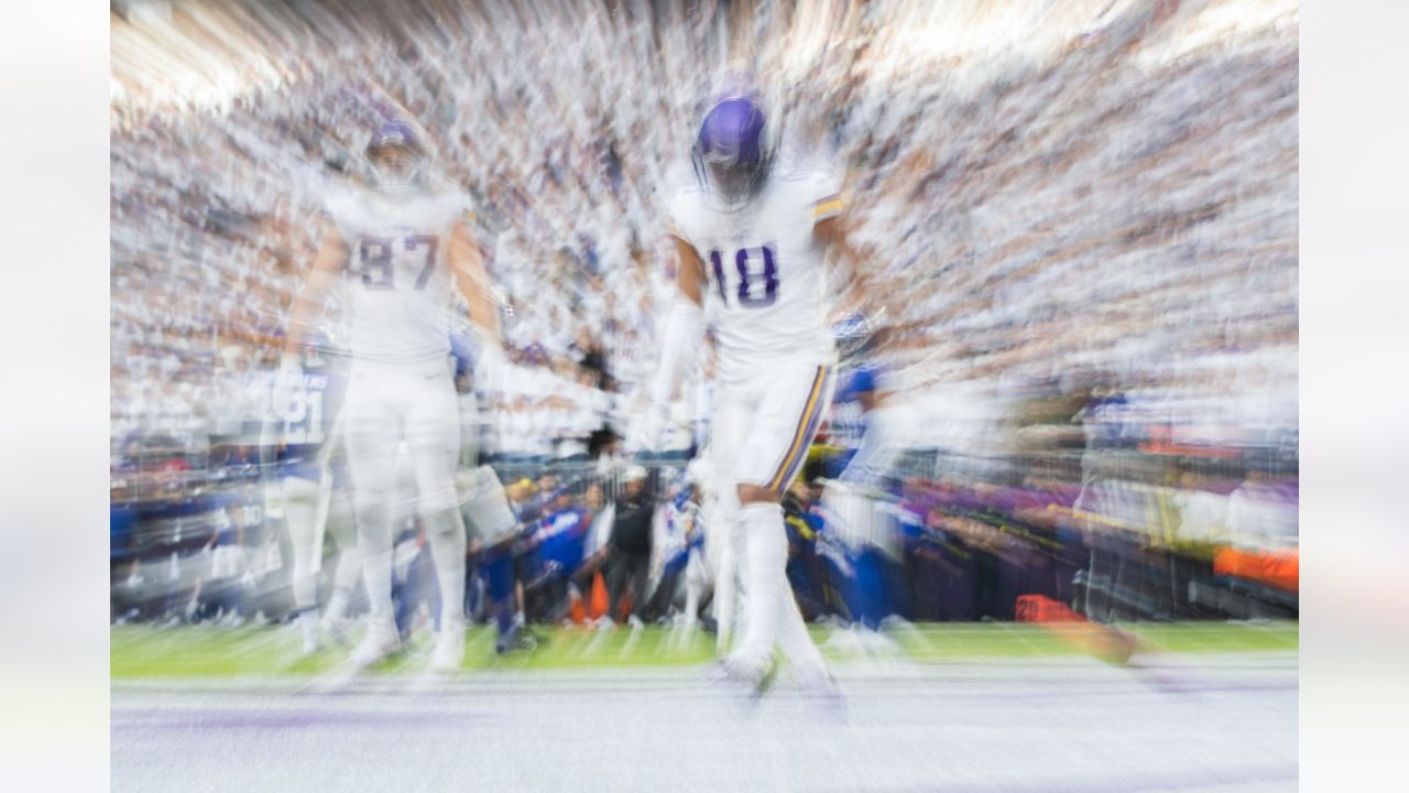 Justin Jefferson's 4th and 18 catch against Bills wins Play of the Year at  ESPYs - CBS Minnesota