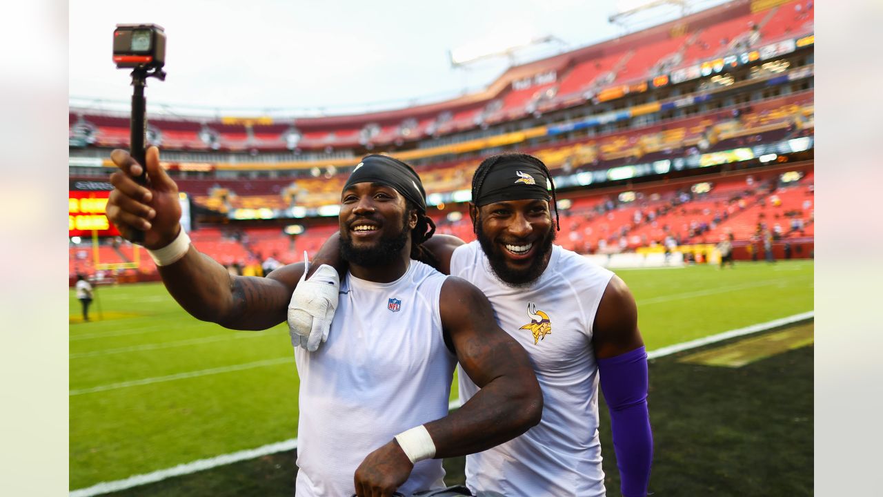 Cousins, Vikings aim to keep themselves protected vs. daunting