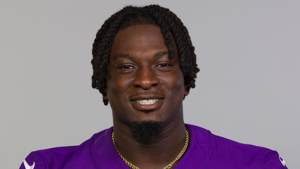 Minnesota Vikings guard Chris Reed takes part in drills at the NFL football  team's practice facility in Eagan, Minn., Wednesday, June 8, 2022. (AP  Photo/Bruce Kluckhohn Stock Photo - Alamy