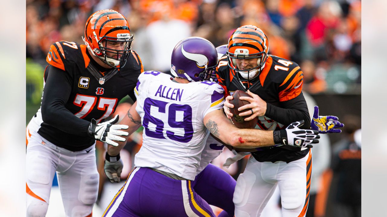 Jared Allen Signs Contract to Officially Retire with Minnesota