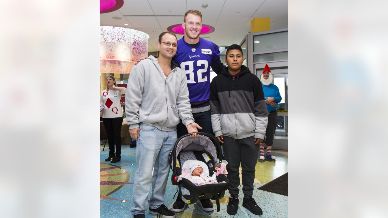 Friendly Confines Kyle Rudolph Signed Minnesota Vikings Jersey (Beckett COA) All Pro Tight End