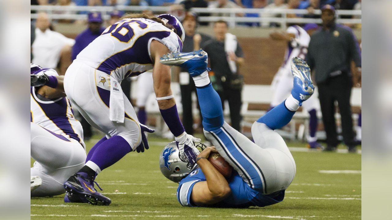 Vikings' Brian Robison Chops Hair For Charity - CBS Minnesota