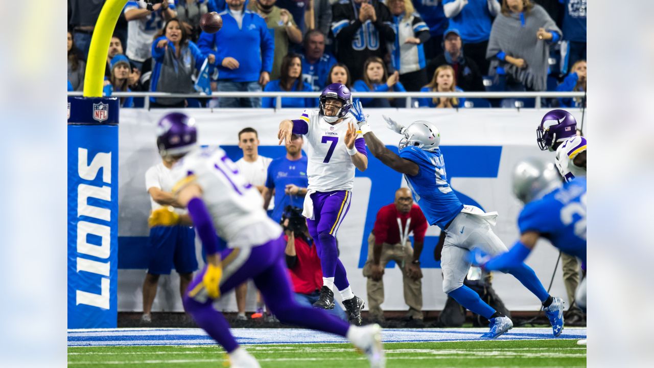 Vikings tailgaters embrace first home Thanksgiving game