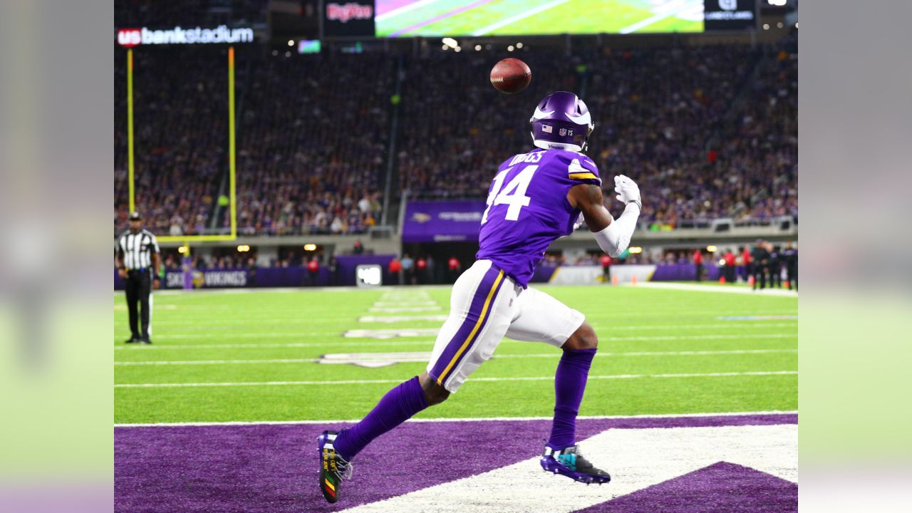 Stefon Diggs, Adam Thielen To Wear Custom Randy Moss Cleats For Opener -  Daily Norseman