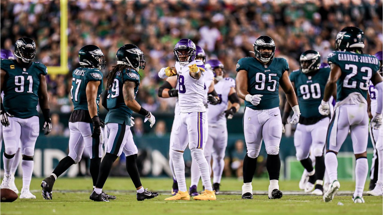 Eagles sluggish, Vikings fumble as Philly hangs on to win - ESPN