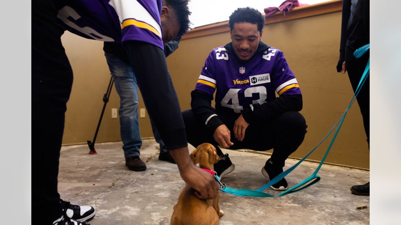 Vikings Team with Animal Shelter & Pet Food Shelf to Make Paws-itive Impact