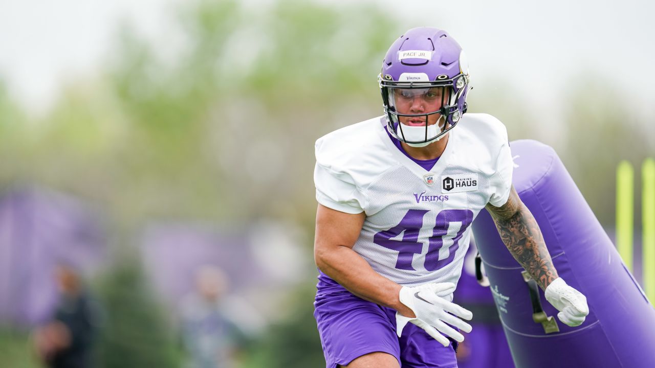 Minnesota Vikings tight end Josh Oliver (84) takes part in drills during an  NFL football team practice in Eagan, Minn., Wednesday, May 3, 2023. (AP  Photo/Abbie Parr Stock Photo - Alamy