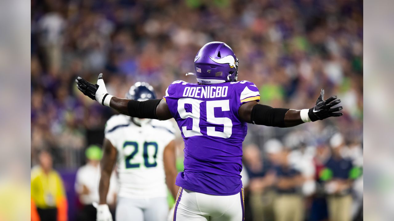 LONDON, GREAT BRITAIN - SEPTEMBER 29 CB Marcus Sherels (#35 Vikings) runs  with the ball at a NFL International game on September Stock Photo - Alamy