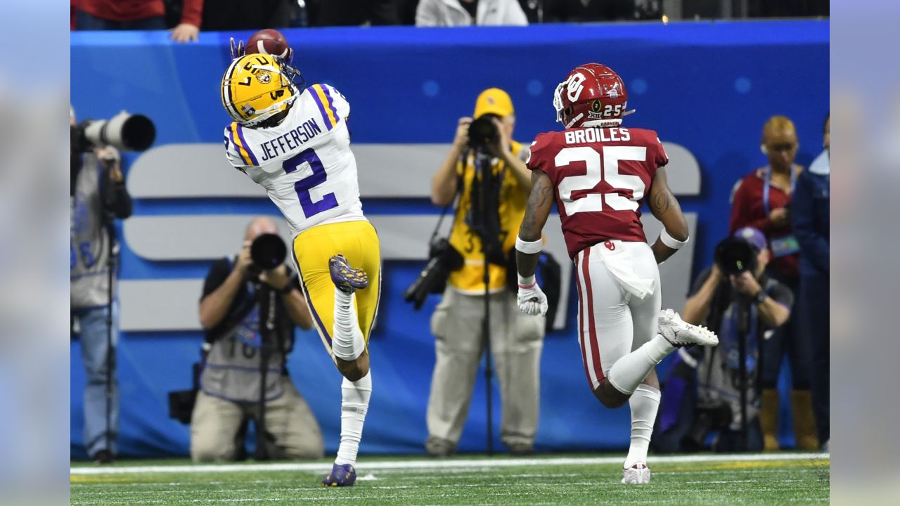 NFL on X: With the No. 22 overall pick, the @Vikings select @LSUfootball  WR Justin Jefferson! (by @Bose) 