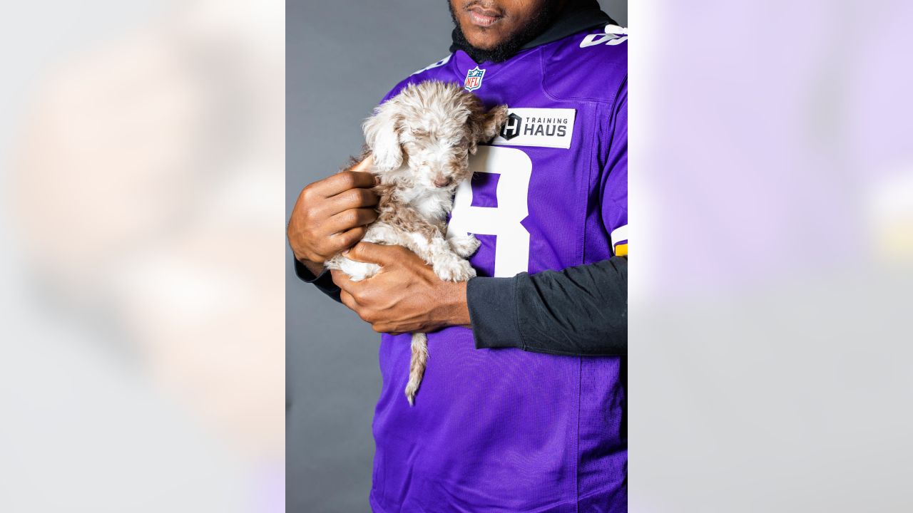 Vikings Team with Animal Shelter & Pet Food Shelf to Make Paws-itive Impact