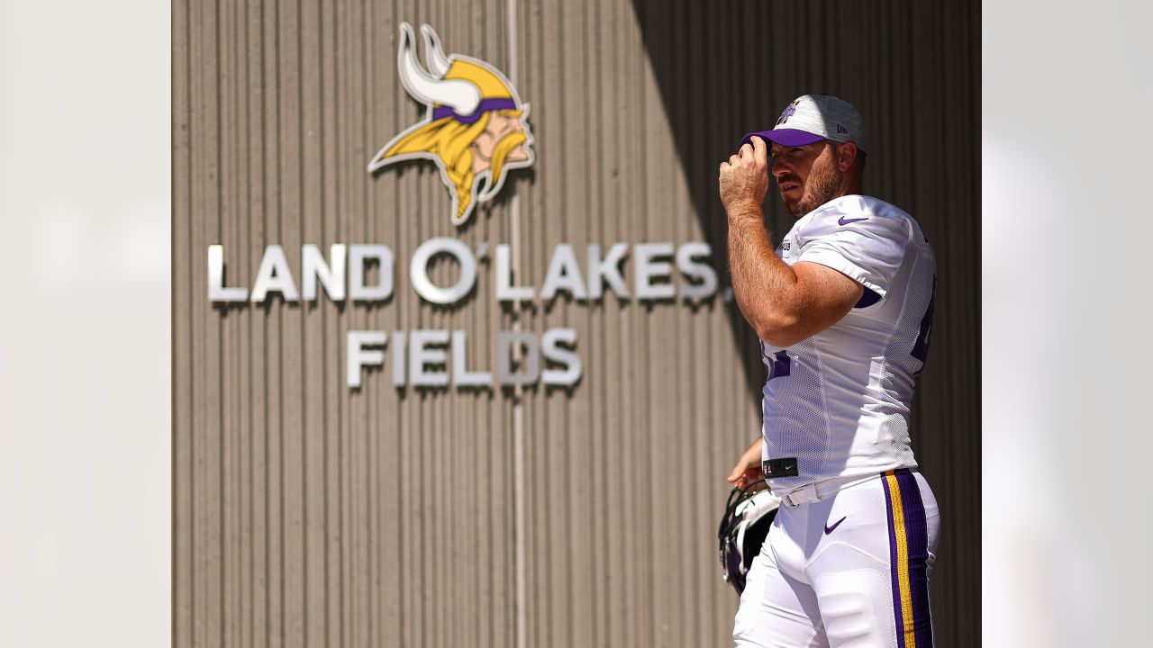 Kellen Mond Soaks Up QB Info During Drizzly 1st Vikings Practice