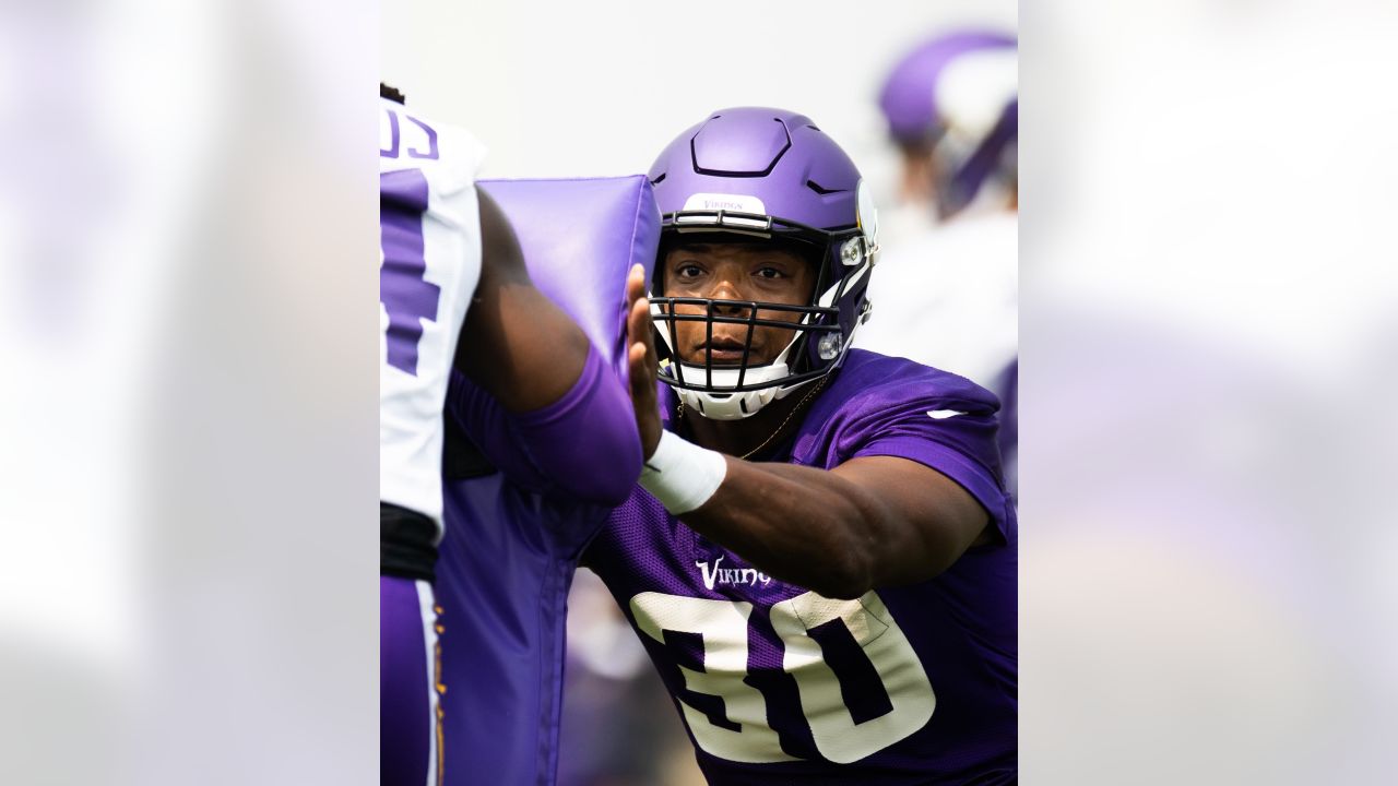 Minnesota Vikings guard Oli Udoh (74) blocks during an NFL football game  against the Baltimore Ravens, Sunday, Nov. 07, 2021 in Baltimore. (AP  Photo/Daniel Kucin Jr Stock Photo - Alamy