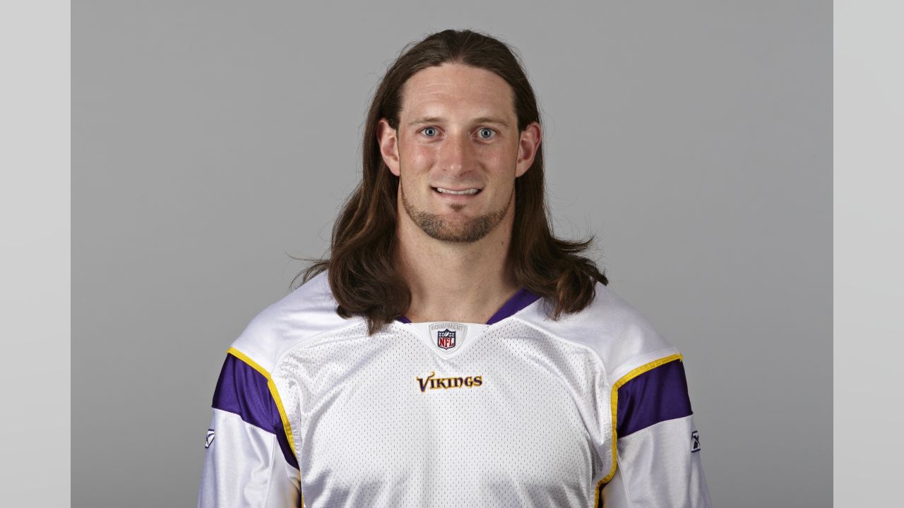 Vikings' Brian Robison Chops Hair For Charity - CBS Minnesota