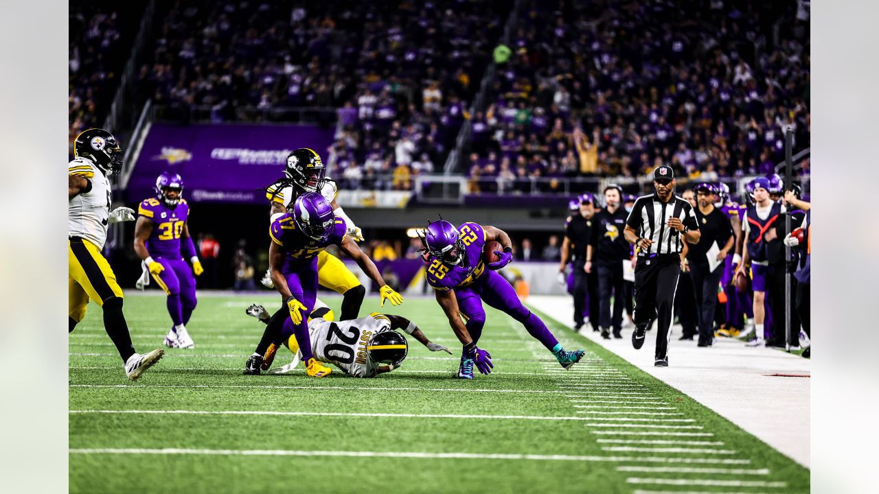 Vikings race out to 29-0 lead, hang onto beat Steelers 36-28
