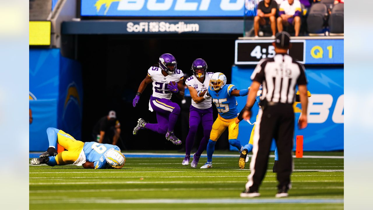 Vikings, Chargers both look to get off the schneid, grab first win