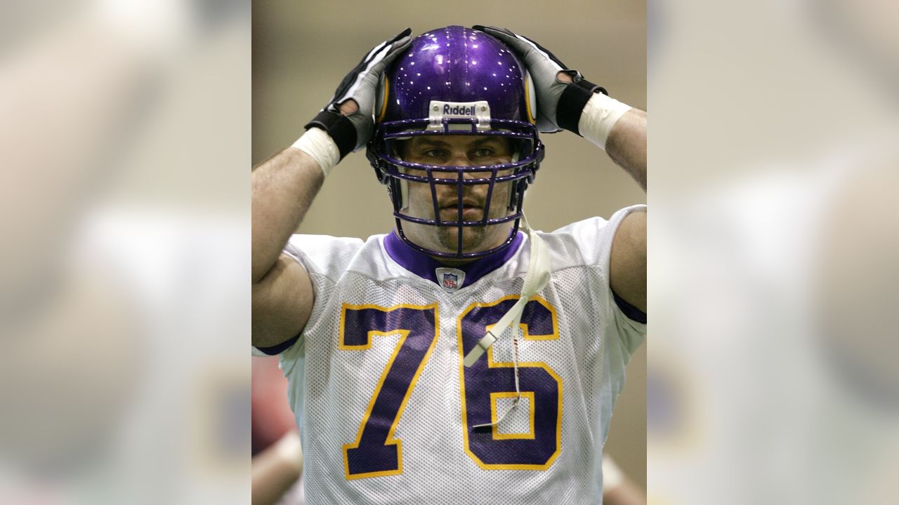 Former Vikings offensive guard Hutchinson named finalist for Hall of Fame  North News - Bally Sports