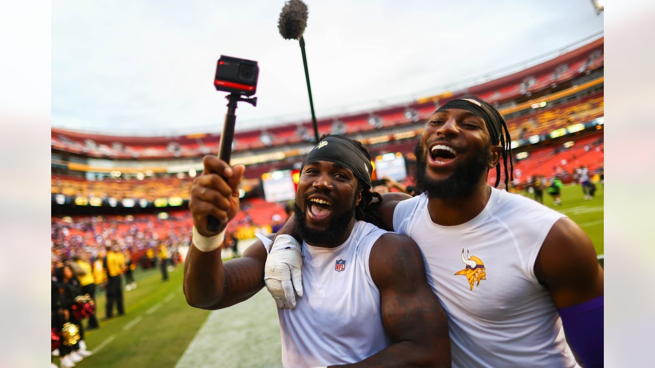 Vikings' Kirk Cousins celebrates emotional win in first game back in  Washington – Twin Cities