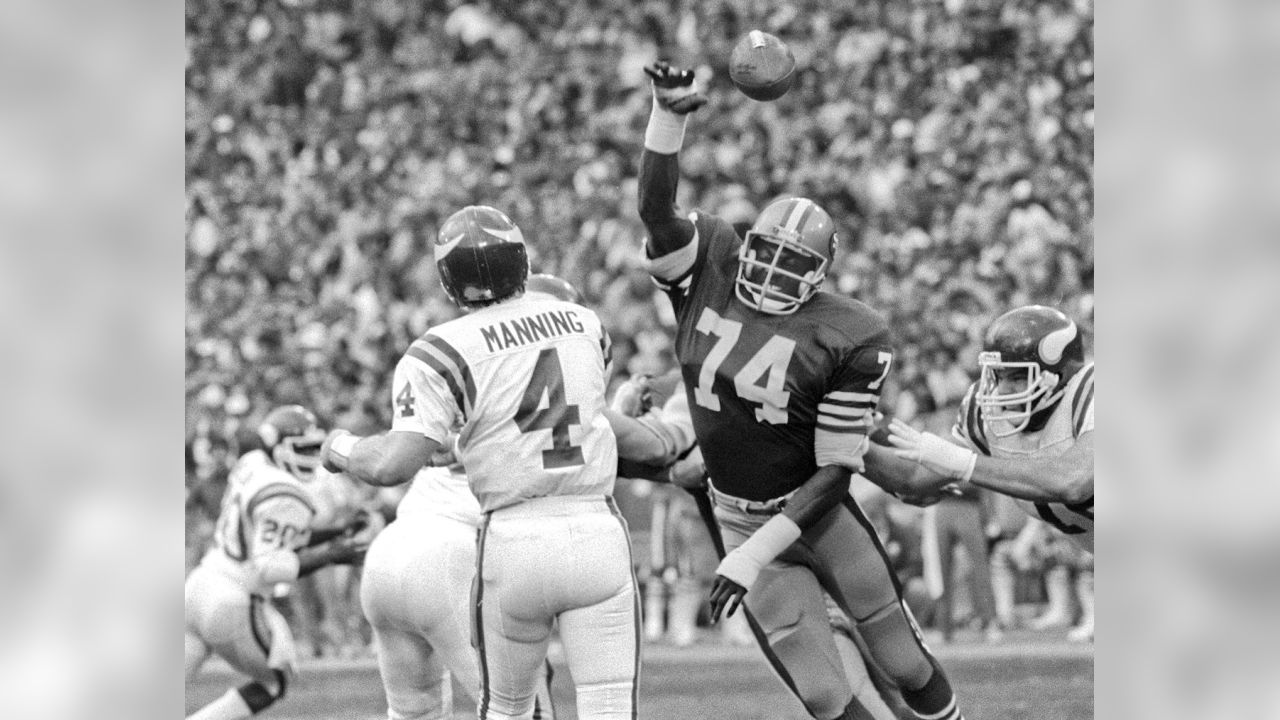 San Francisco, California, USA. 1st Jan, 1989. San Francisco 49ers vs  Minnesota Vikings at Candlestick Park Sunday, January 1, 1989. 49ers Beat  Vikings 34-19, Division Playoff. Viking on Offense. Credit: Al Golub/ZUMA