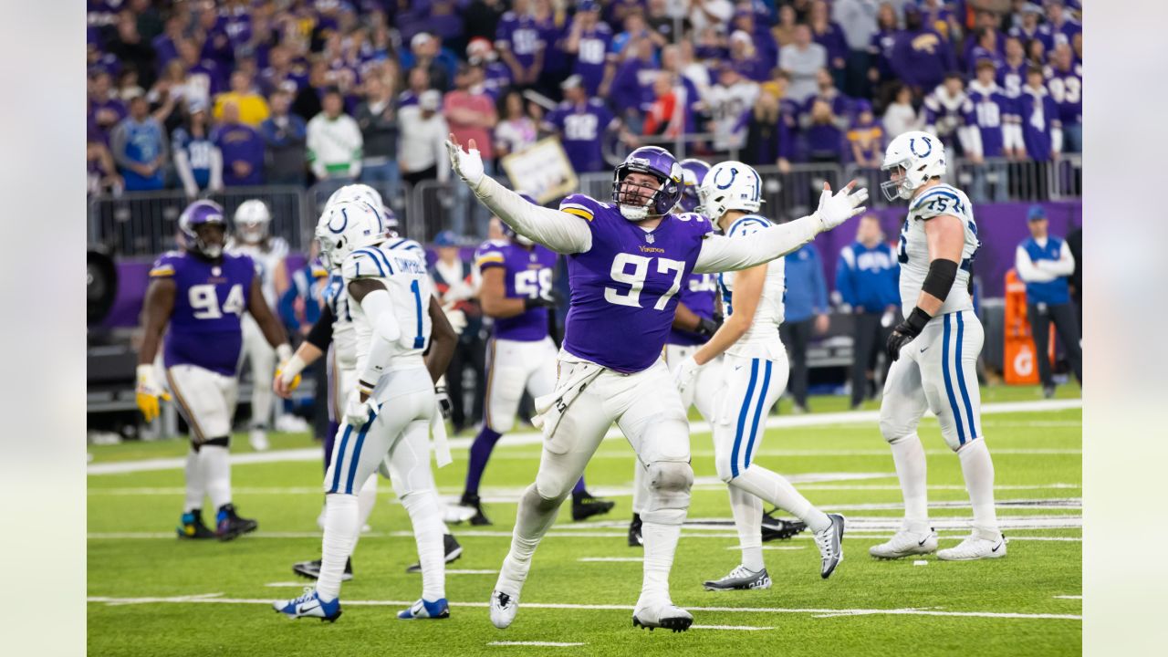 Should The Minnesota Vikings Trade Danielle Hunter For Chase Young