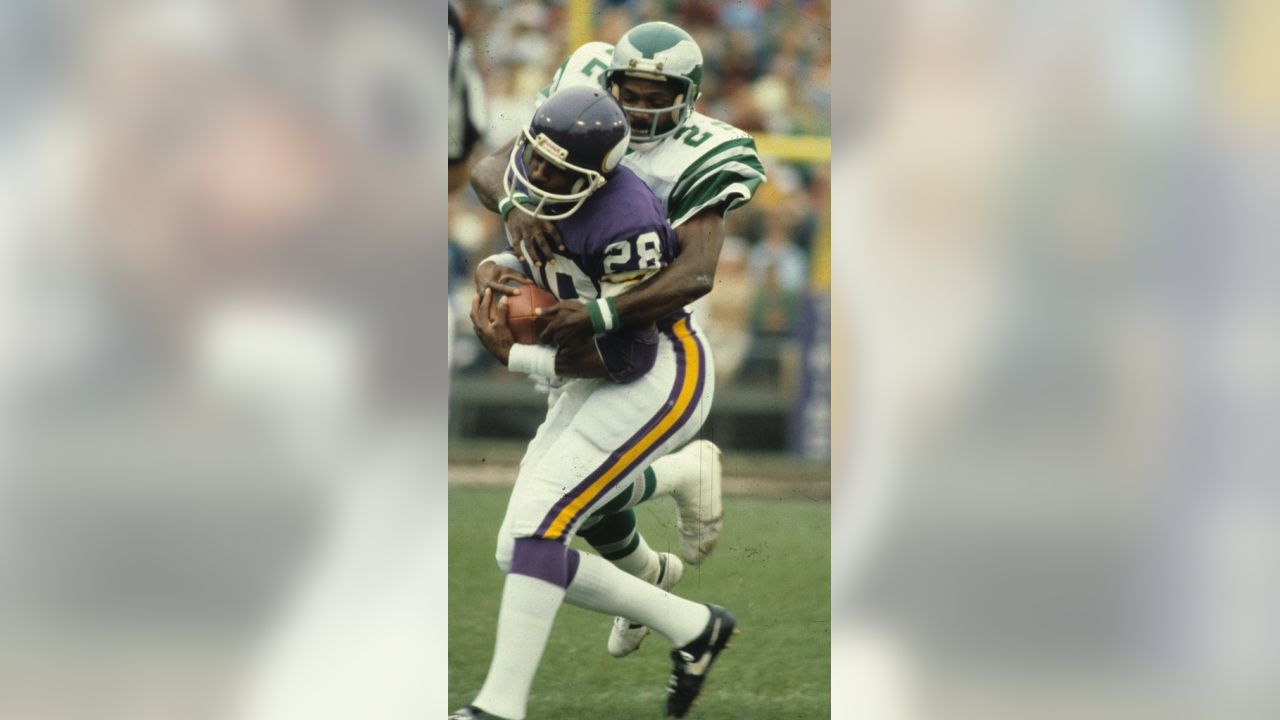 Vikings to induct Randy Moss, Ahmad Rashad into ring of honor