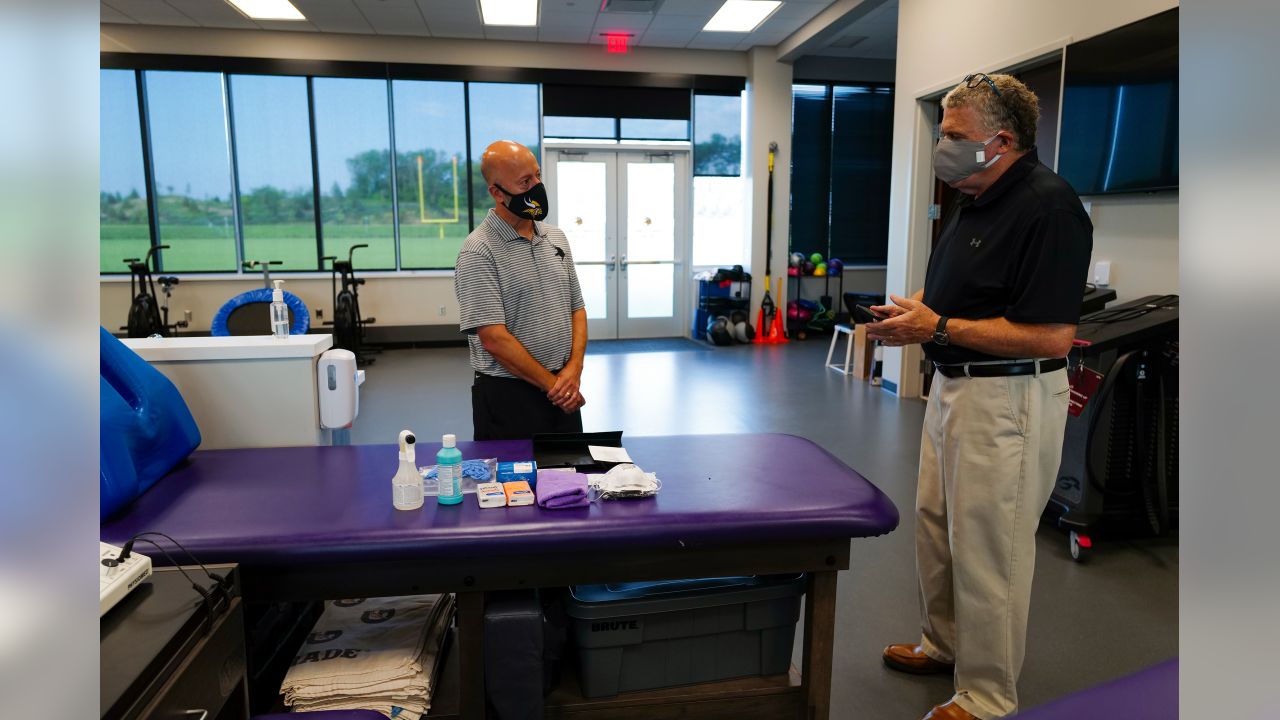 PETER KING TOURS VIKINGS FACILITY & DISCUSSES NFL COVID-19