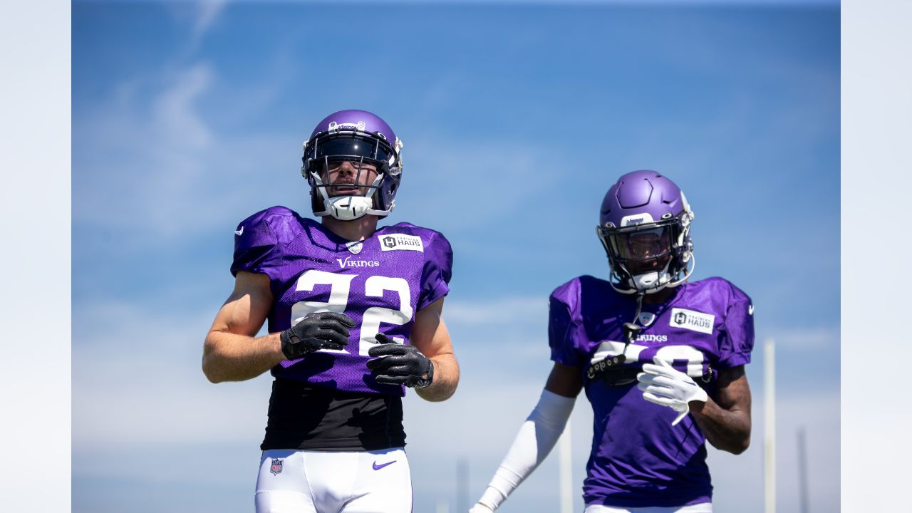 Tennessee Titans tight end Chigoziem Okonkwo (85) in action during the  first half of an NFL preseason football game against the Minnesota Vikings,  Saturday, Aug. 19, 2023 in Minneapolis. Tennessee won 24-16. (