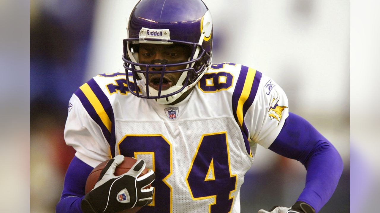 Vikings to induct Randy Moss, Ahmad Rashad into ring of honor