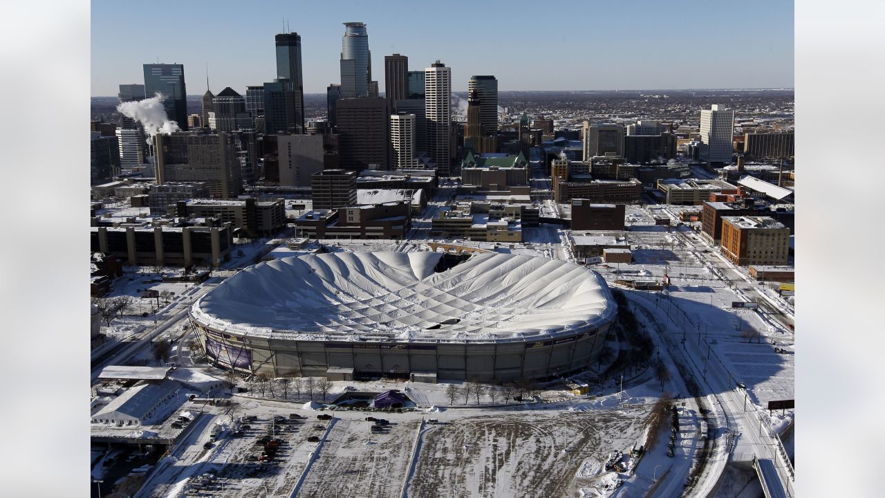 The Moment the Metrodome Roof Collapsed