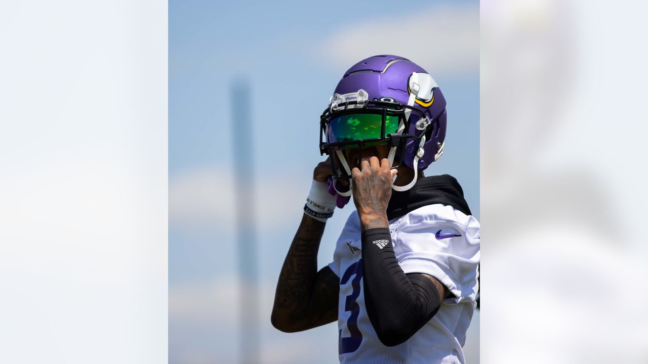 Kirk Cousins spotted wearing a fancy new helmet at OTAs