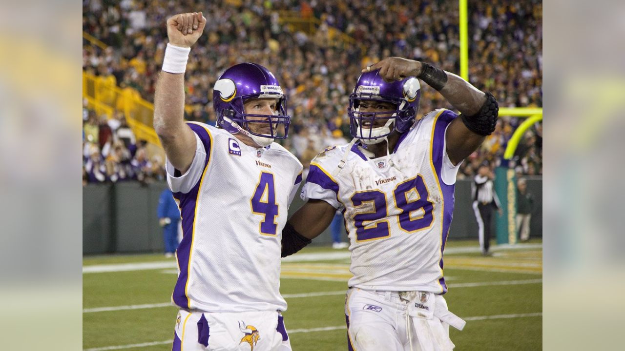 NFL Expert Picks: Vikings Underdogs at Packers in Week 17