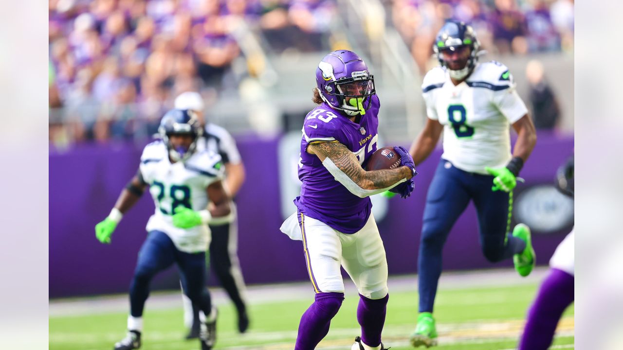 Cousins, Vikings cruise 30-17, end skid vs. Seahawks