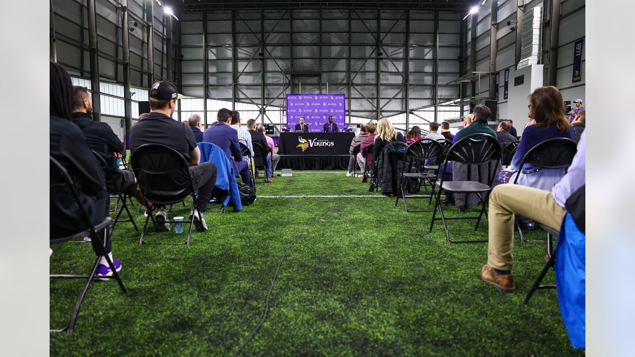 Minnesota Vikings general manager Kwesi Adofo-Mensah stands on the field  before an NFL football game against the Chicago Bears, Sunday, Oct. 9,  2022, in Minneapolis. (AP Photo/Bruce Kluckhohn Stock Photo - Alamy