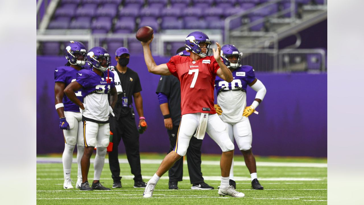 Minnesota Vikings' Adam Thielen during warm-up before during the  International Series NFL match at Twickenham, London. PRESS ASSOCIATION  Photo. Picture date: Sunday October 29, 2017. See PA story GRIDIRON London.  Photo credit