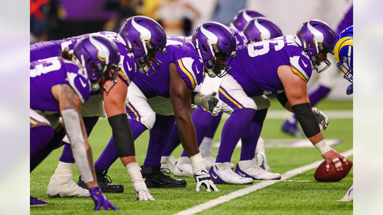 Minnesota Vikings fullback Jake Bargas (36) plays during an NFL preseason  football game against the Las Vegas Raiders on Aug. 14, 2022, in Las Vegas.  (AP Photo/Denis Poroy Stock Photo - Alamy