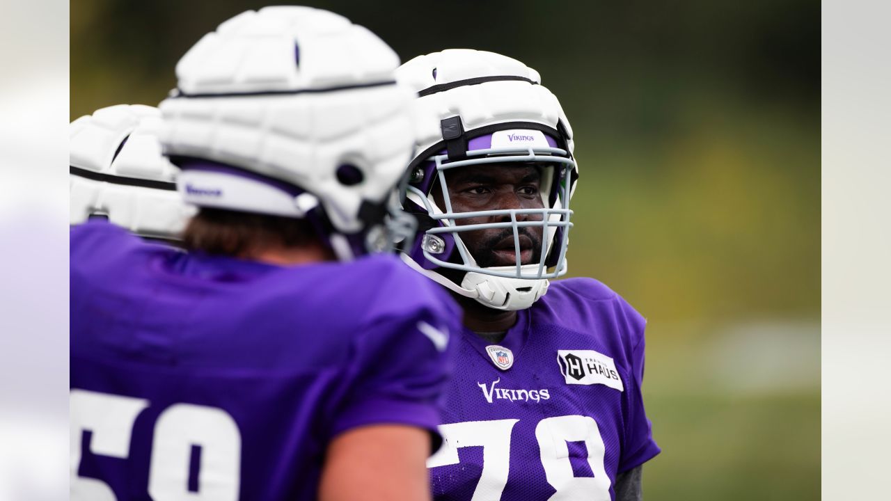 Minnesota Vikings tight end Josh Oliver (84) takes part in drills during an  NFL football team practice in Eagan, Minn., Wednesday, May 3, 2023. (AP  Photo/Abbie Parr Stock Photo - Alamy