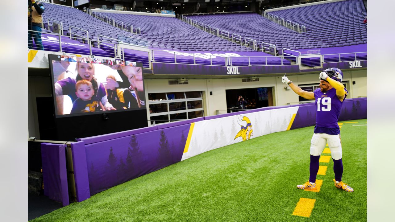 NFL: Tampa Bay Buccaneers at Minnesota Vikings, Fieldlevel