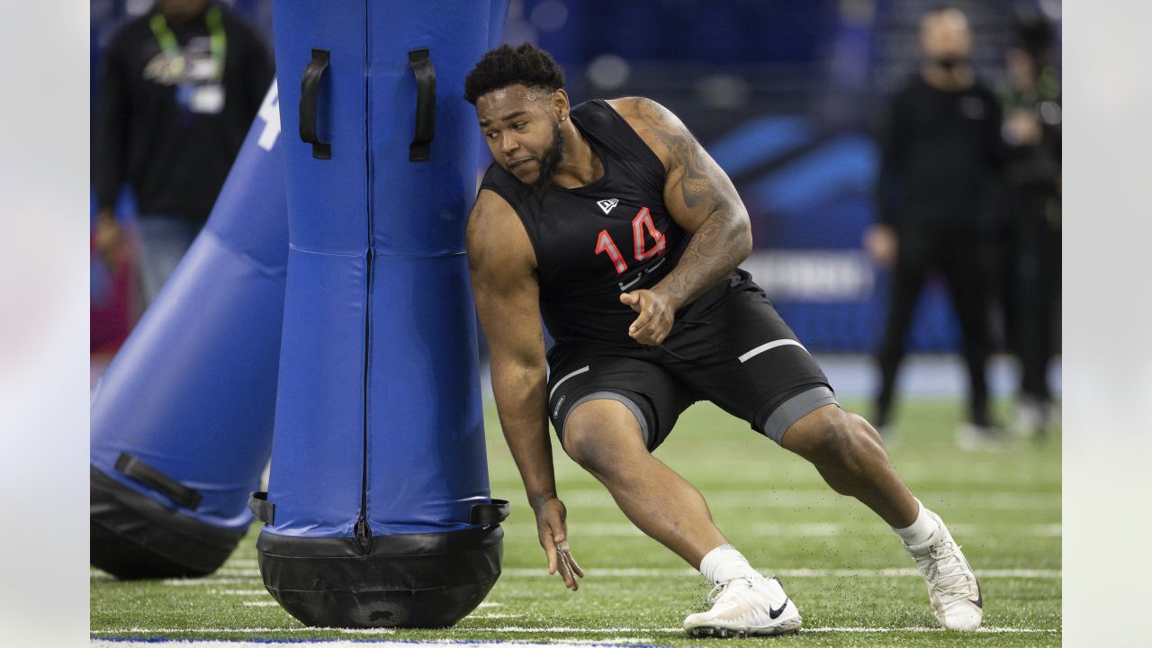 Panthers secure OT Charles Cross in Mel Kiper Jr.'s first 2022 mock