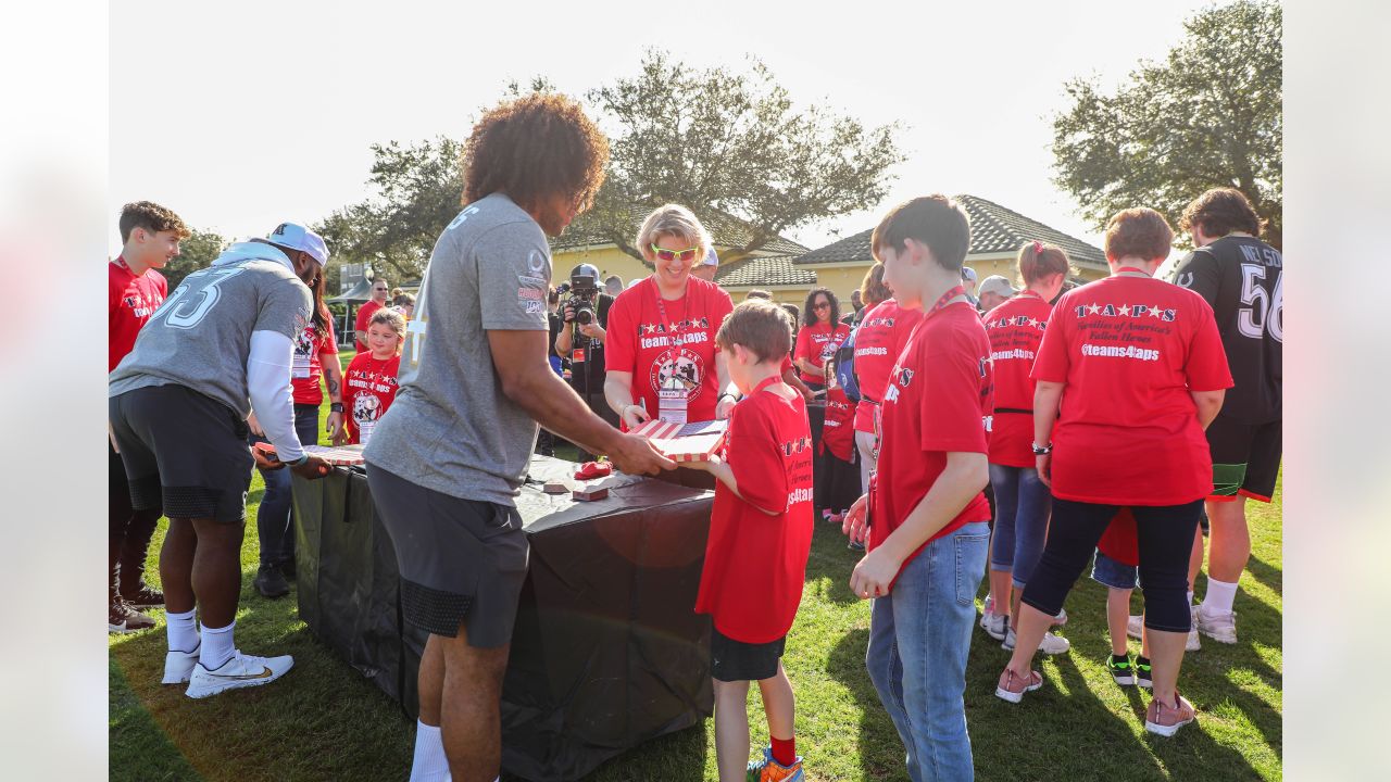 Eric Kendricks Goes All-In for Teammates & Community