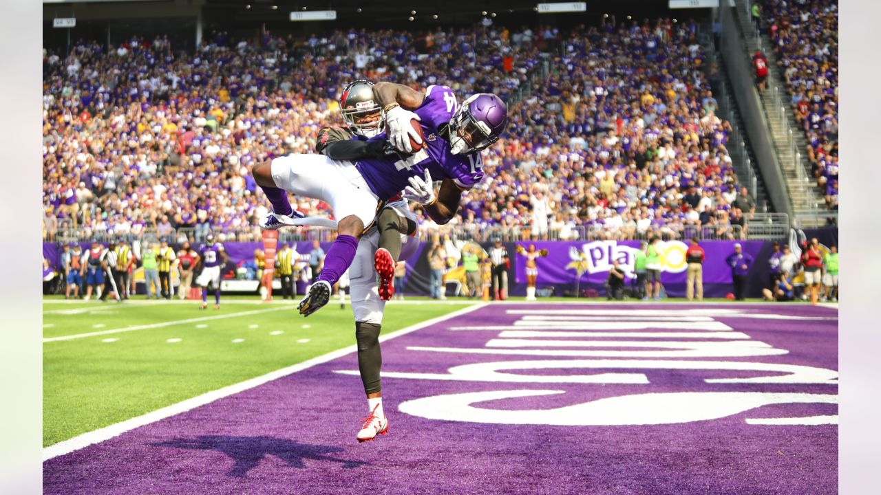 NFL on X: .@JJettas2 met up with @Vikings super fan Cadillac